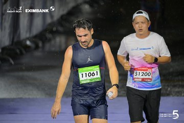 Photo HO CHI MINH CITY NIGHT RUN EXIMBANK 2026 - 1de85da3ab93e7cd268b714f2b3cfae8.jpg