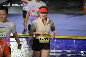Photo HO CHI MINH CITY NIGHT RUN EXIMBANK 2026 - 1f33df8d065020a2b8ed86ae06af8fd0.jpg