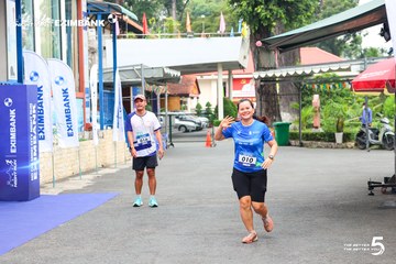 Photo HO CHI MINH CITY NIGHT RUN EXIMBANK 2026 - 2033a567cf4c62cf195e05161ce56b16.jpg