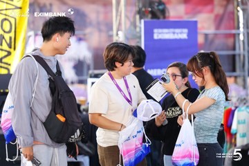 Photo HO CHI MINH CITY NIGHT RUN EXIMBANK 2026 - 212490826f61e9aa55f48c71ef20bc01.jpg