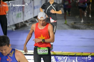 Photo HO CHI MINH CITY NIGHT RUN EXIMBANK 2026 - 240f35201efeb68b716f84f0be9cb436.jpg