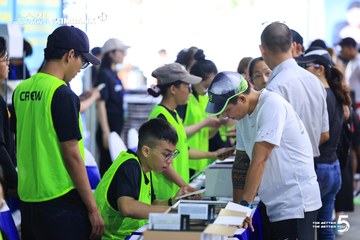 Photo HO CHI MINH CITY NIGHT RUN EXIMBANK 2026 - 2428e599b4acdc157458530649a1d6b7.jpg