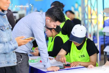 Photo HO CHI MINH CITY NIGHT RUN EXIMBANK 2026 - 256d76e99c7d179bb70bc2bfd367fc45.jpg