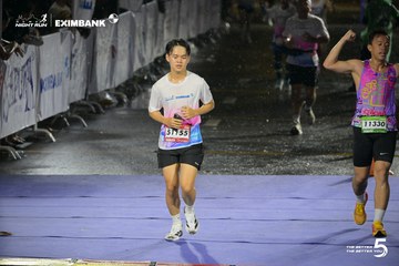 Photo HO CHI MINH CITY NIGHT RUN EXIMBANK 2026 - 260bf4fe028f17b01e9917122a1cd301.jpg