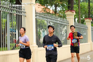 Photo HO CHI MINH CITY NIGHT RUN EXIMBANK 2026 - 2700cd87c4dd6ad8dc82c68203a36ea1.jpg