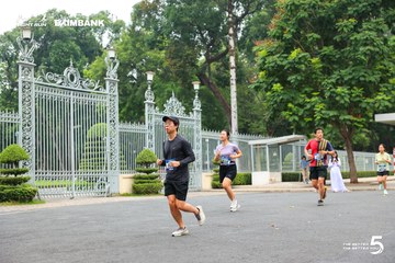 Photo HO CHI MINH CITY NIGHT RUN EXIMBANK 2026 - 2744b54ec6751f98e29f48e467075bc8.jpg