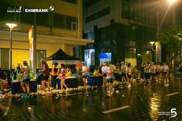 Photo HO CHI MINH CITY NIGHT RUN EXIMBANK 2026 - 28e2ea76f62d9fe51c9e383bfed7169c.jpg