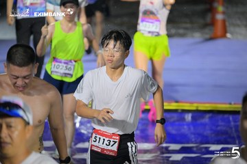 Photo HO CHI MINH CITY NIGHT RUN EXIMBANK 2026 - 290a2df2e5568df25049b27ee874c65e.jpg
