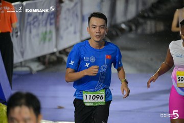 Photo HO CHI MINH CITY NIGHT RUN EXIMBANK 2026 - 292ec8b3802fa6d8fa35d9c199f01f1f.jpg