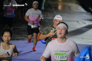 Photo HO CHI MINH CITY NIGHT RUN EXIMBANK 2026 - 2c45429870f3c5acc0f269bdd16fef70.jpg