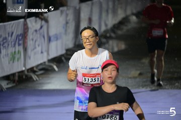 Ảnh sự kiện HO CHI MINH CITY NIGHT RUN EXIMBANK 2026 - 2cc1726a0323f2de72bdb3b7f7e3f008.jpg