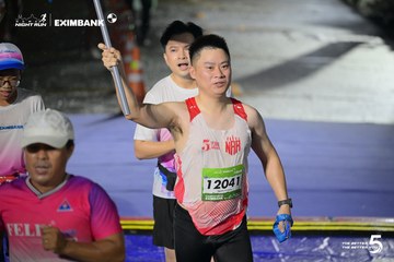 Photo HO CHI MINH CITY NIGHT RUN EXIMBANK 2026 - 2cc57638f3b75646b530f6a4b2010ed5.jpg
