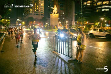 Photo HO CHI MINH CITY NIGHT RUN EXIMBANK 2026 - 2eeb50af92df5dd099d39aab3578d66a.jpg