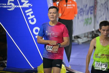 Photo HO CHI MINH CITY NIGHT RUN EXIMBANK 2026 - 303c9d732e56cf60e80474ad15b12496.jpg