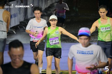 Photo HO CHI MINH CITY NIGHT RUN EXIMBANK 2026 - 359046cd7ea98042fa8aeed37c7f3160.jpg