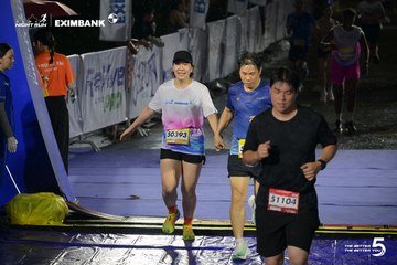 Photo HO CHI MINH CITY NIGHT RUN EXIMBANK 2026 - 3660453174e9332647ceda2bb781990d.jpg