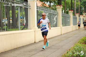 Photo HO CHI MINH CITY NIGHT RUN EXIMBANK 2026 - 39f6c0b4e6e737711df89c618276a80a.jpg