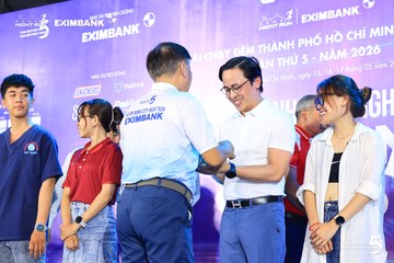 Photo HO CHI MINH CITY NIGHT RUN EXIMBANK 2026 - 3cb28489bc9bc33967d252c5c22452bf.jpg