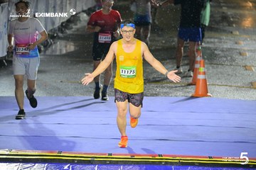 Photo HO CHI MINH CITY NIGHT RUN EXIMBANK 2026 - 3d149254f5c5ec1044d06c06828c2ef6.jpg