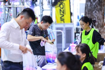 Photo HO CHI MINH CITY NIGHT RUN EXIMBANK 2026 - 415524f6f13d776997caf74c857d18a1.jpg