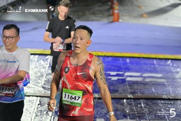 Photo HO CHI MINH CITY NIGHT RUN EXIMBANK 2026 - 428e33cbfe569c12ef0d3c1a92f84417.jpg