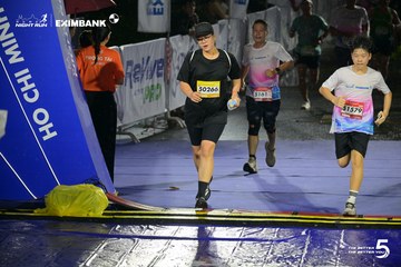 Photo HO CHI MINH CITY NIGHT RUN EXIMBANK 2026 - 5066f78ede5299cb7465a37b89162877.jpg