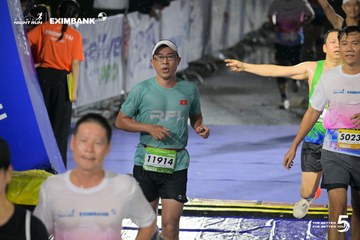 Photo HO CHI MINH CITY NIGHT RUN EXIMBANK 2026 - 5081ed25e7fc5ed56dcb4fd2ad79cd2e.jpg