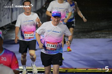 Photo HO CHI MINH CITY NIGHT RUN EXIMBANK 2026 - 53108873e08d23ee02ad6b207d52a4e2.jpg