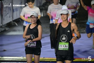 Photo HO CHI MINH CITY NIGHT RUN EXIMBANK 2026 - 53c52309bab4f06deae51f95357ea17c.jpg