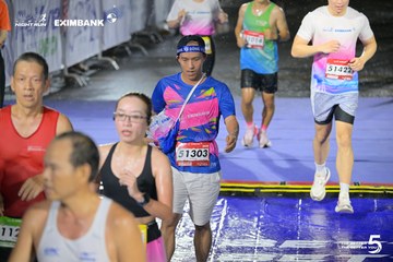 Photo HO CHI MINH CITY NIGHT RUN EXIMBANK 2026 - 565bacf1265869e959c06ea37364193f.jpg