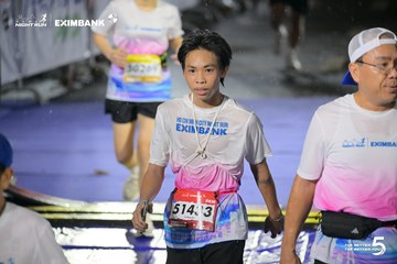 Photo HO CHI MINH CITY NIGHT RUN EXIMBANK 2026 - 5700711bac2d1cdea577f1712d5eb487.jpg