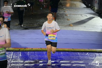 Photo HO CHI MINH CITY NIGHT RUN EXIMBANK 2026 - 57e393aa5f9e641b03b9d6cd632e845f.jpg