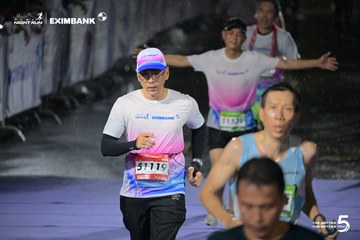 Photo HO CHI MINH CITY NIGHT RUN EXIMBANK 2026 - 5eb9d25f0ce42cb264f3fdd0588b52f0.jpg