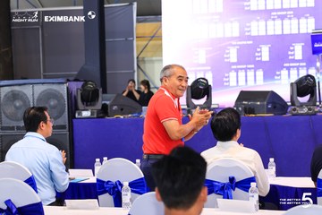 Photo HO CHI MINH CITY NIGHT RUN EXIMBANK 2026 - 6051037ade8e62fc1b83059423bcecf4.jpg