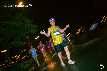 Photo HO CHI MINH CITY NIGHT RUN EXIMBANK 2026 - 61f2c252de66926fbacf8ab6a0c6c67c.jpg