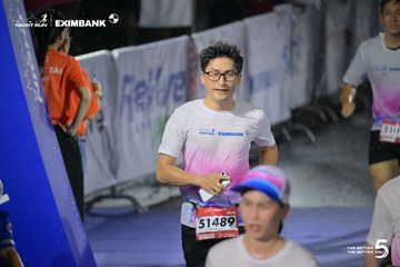 Photo HO CHI MINH CITY NIGHT RUN EXIMBANK 2026 - 682ffd36f043df6dc3e0dcdd9e3e05f2.jpg