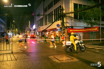 Photo HO CHI MINH CITY NIGHT RUN EXIMBANK 2026 - 6bfed7f6a6801017a2c6288a5b49a552.jpg