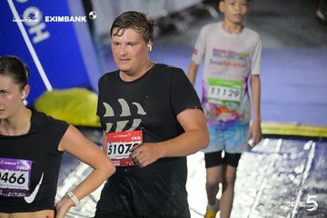 Photo HO CHI MINH CITY NIGHT RUN EXIMBANK 2026 - 6c69acb2ad7549fe4a5e3ae8de344052.jpg