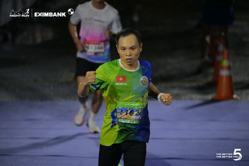 Photo HO CHI MINH CITY NIGHT RUN EXIMBANK 2026 - 6cc9b7728bf50274a8fd06589d0eff9c.jpg