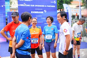 Photo HO CHI MINH CITY NIGHT RUN EXIMBANK 2026 - 6d7c32e2399f72a83cf46620cf1e3293.jpg