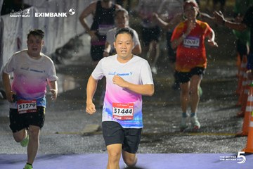 Photo HO CHI MINH CITY NIGHT RUN EXIMBANK 2026 - 70b5fceb076c9cdbbcb2e1dc71e168da.jpg