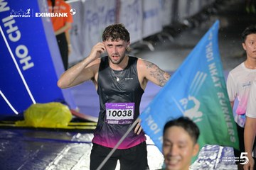 Photo HO CHI MINH CITY NIGHT RUN EXIMBANK 2026 - 70d976ed73b51f8f5915008e50cc716c.jpg