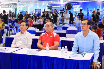 Photo HO CHI MINH CITY NIGHT RUN EXIMBANK 2026 - 735338593b42a38504dae06674f449d0.jpg