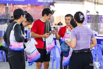 Photo HO CHI MINH CITY NIGHT RUN EXIMBANK 2026 - 75c02edd0713d5319cd7a6bf7675c20c.jpg