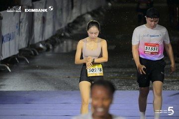 Photo HO CHI MINH CITY NIGHT RUN EXIMBANK 2026 - 77057520e1f3c3a6c126e4d8e08739df.jpg