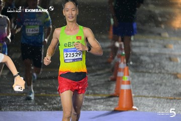 Photo HO CHI MINH CITY NIGHT RUN EXIMBANK 2026 - 77cf9a6ef6d0a6a9fe3c9937276d533d.jpg