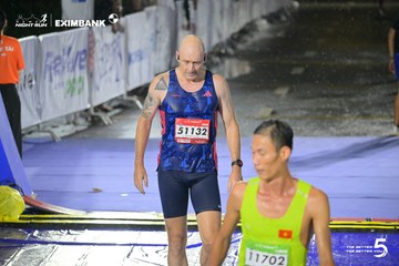 Photo HO CHI MINH CITY NIGHT RUN EXIMBANK 2026 - 7baf4cc45676390c877e67c883ab44a2.jpg