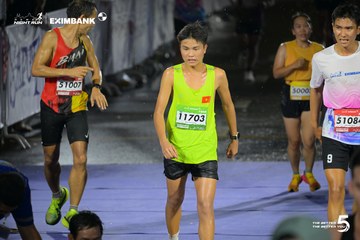 Photo HO CHI MINH CITY NIGHT RUN EXIMBANK 2026 - 7ccdd494bd6705712525bd2b86c5fcf0.jpg