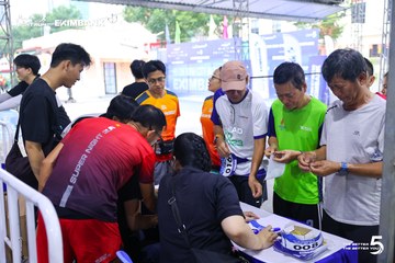 Photo HO CHI MINH CITY NIGHT RUN EXIMBANK 2026 - 7d812e5718931ba39e77303312b281b3.jpg