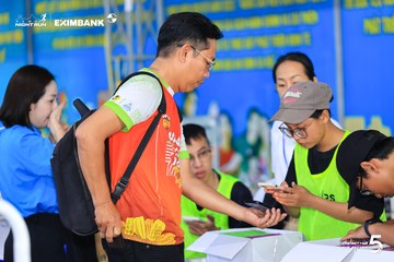 Photo HO CHI MINH CITY NIGHT RUN EXIMBANK 2026 - 7fcd0c074b6c521cdd1dc8d050e435b4.jpg